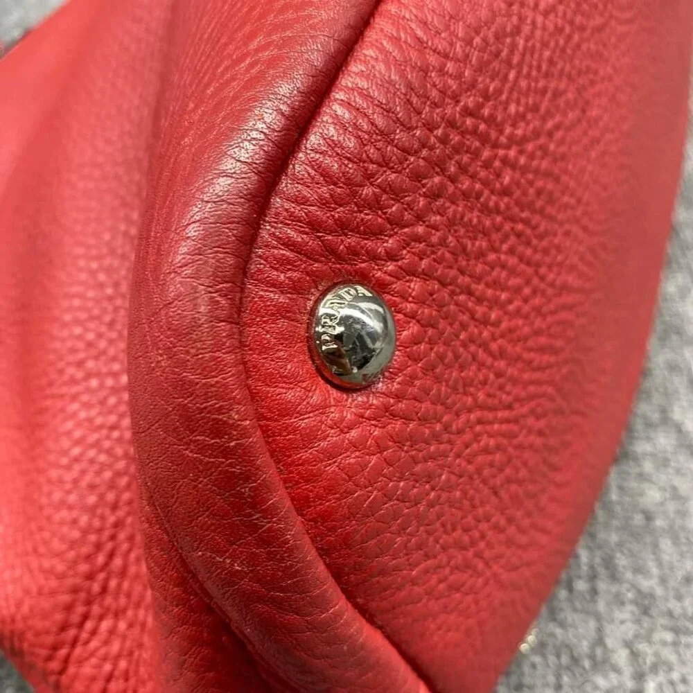 100% Authentic Prada Vitello Daino Shoulder Bag - Picture 4 of 13